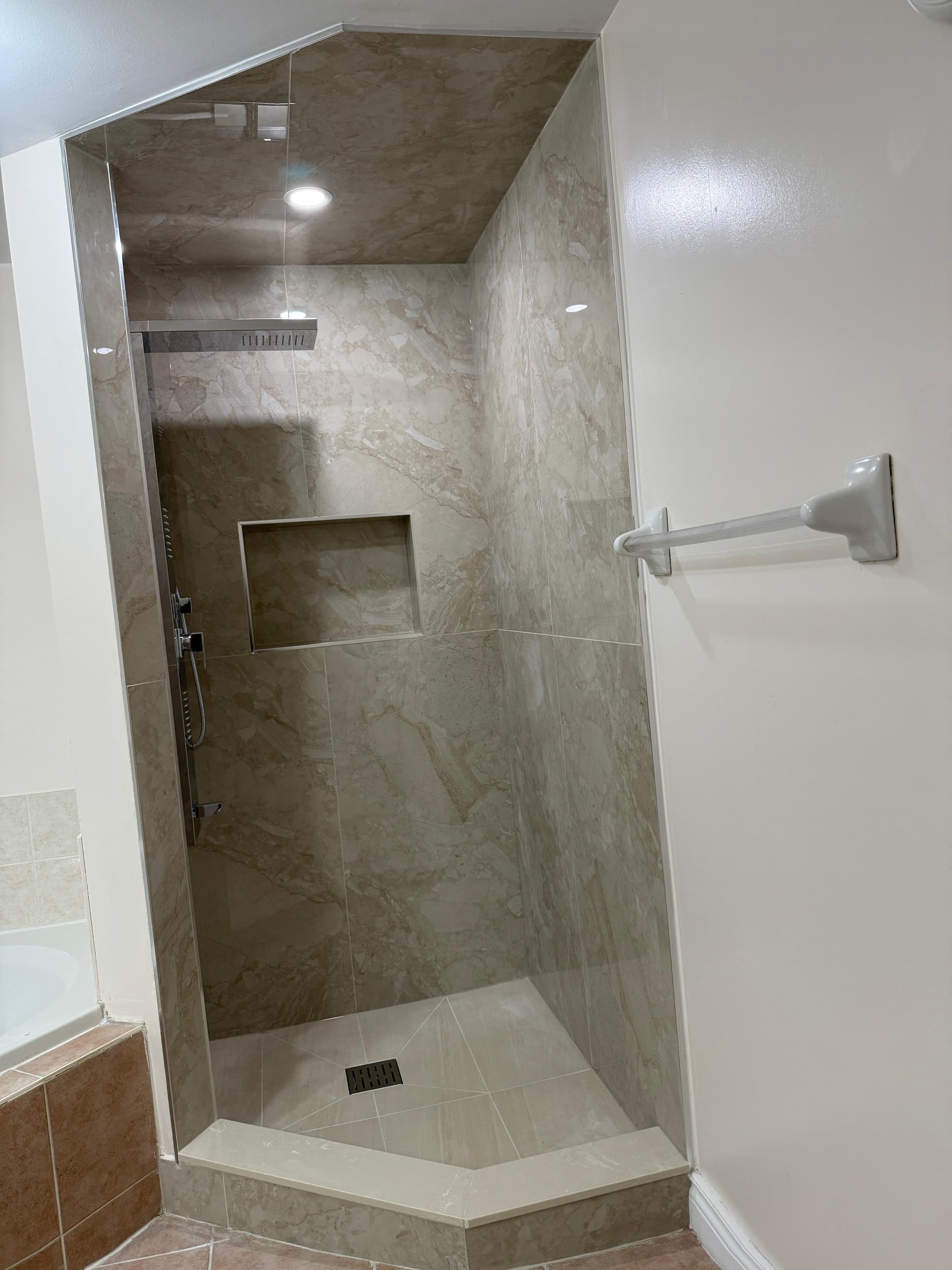 Corner Shower Renovation in Snelgrove, Brampton by Anand Renovation
